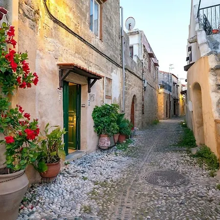 Levent Traditional Rhodes Castle Ferienhaus *
