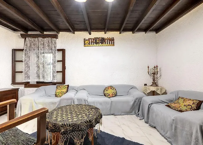 Levent Traditional Rhodes Castle Holiday home *