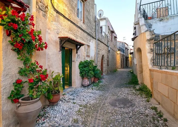 Levent Traditional Rhodes Castle Holiday home *